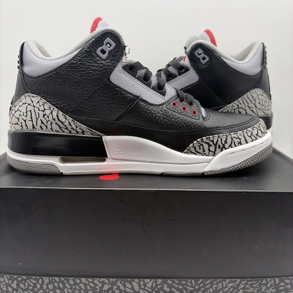 Size 9 - Jordan 3 Retro release 2011 (136064-010)